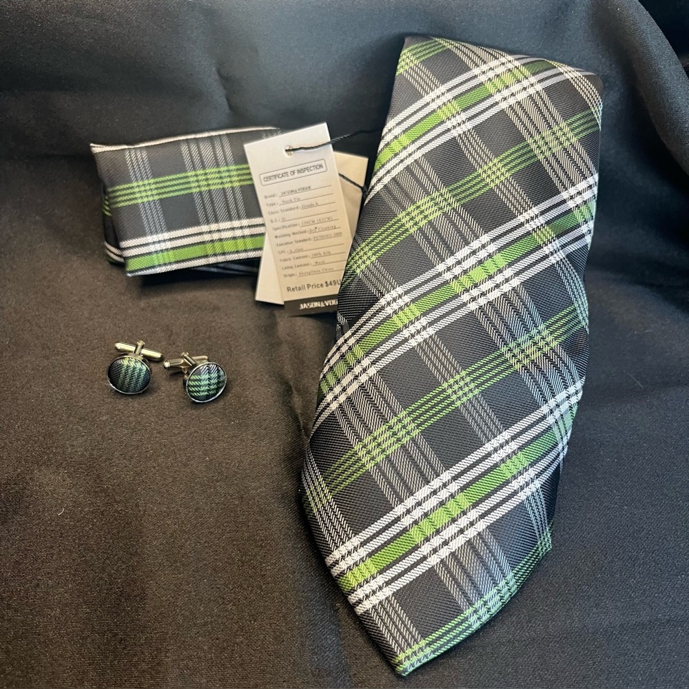 NWT-Classic Silk Plaid Tie Set in Green and Black